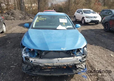 2024 Toyota Camry Se z USA, uszkodzony, nr VIN 4T1G11BK2RU111179